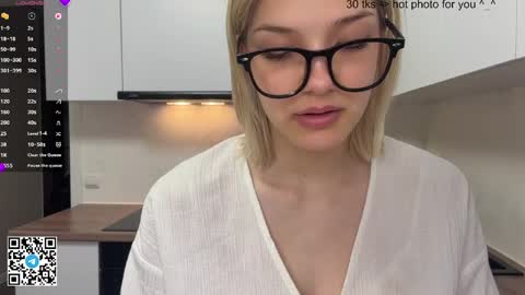 Caroline online show from 04-21-26, 05:50