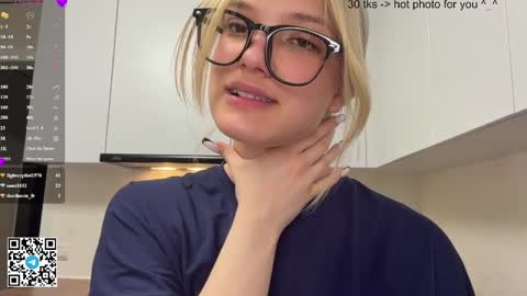 Caroline online show from 04-27-26, 06:06