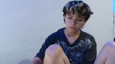 Snapshot of ares_boo chatting on 02-18-25, 01:32 ares online show from 02-18-25, 01:32