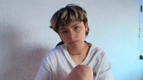 Snapshot of ares_boo chatting on 02-18-25, 10:25 ares online show from 02-18-25, 10:25