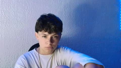 Snapshot of ares_boo chatting on 02-22-25, 11:24 ares online show from 02-22-25, 11:24