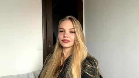 Amelia online show from 11-07-25, 05:51