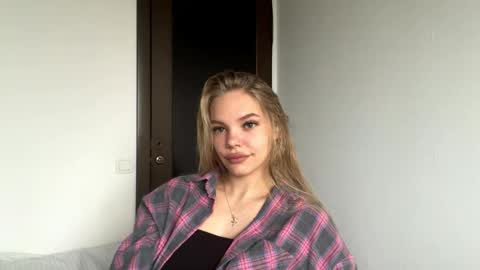 Amelia online show from 11-10-25, 05:28