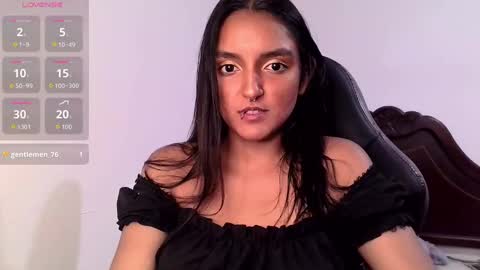 Snapshot of ari_20_ chatting on 09-30-25, 10:26 Bella online show from 09-30-25, 10:26