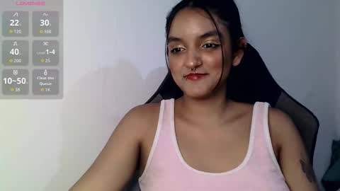 Snapshot of ari_20_ chatting on 10-14-25, 12:44 Bella online show from 10-14-25, 12:44