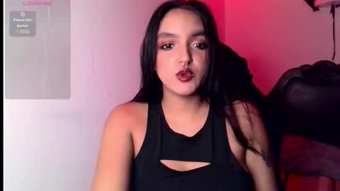 Snapshot of ari_20_ chatting on 11-02-25, 01:52 Bella online show from 11-02-25, 01:52