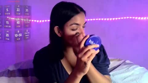Snapshot of ari_20_ chatting on 03-20-26, 03:06 Bella online show from 03-20-26, 03:06