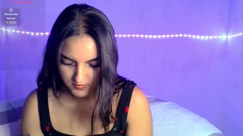 Snapshot of ari_20_ chatting on 03-28-26, 10:20 Bella online show from 03-28-26, 10:20