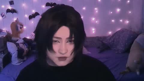 Snapshot of ari_corn chatting on 03-12-25, 06:33 Ahri online show from 03-12-25, 06:33