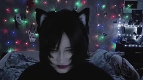 Snapshot of ari_corn chatting on 11-28-25, 07:49 Ahri online show from 11-28-25, 07:49