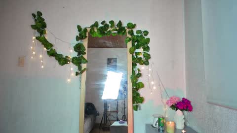 Snapshot of ari_kat666 chatting on 01-17-25, 05:32 ari online show from 01-17-25, 05:32