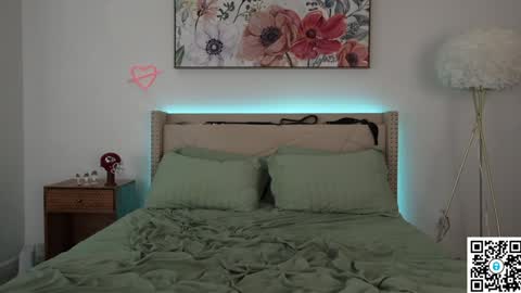 Snapshot of ari_lovexo chatting on 12-15-24, 06:15 Ari and Penn online show from 12-15-24, 06:15