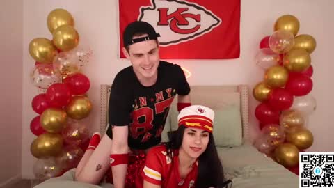 Snapshot of ari_lovexo chatting on 02-09-25, 09:17 Ari and Penn online show from 02-09-25, 09:17