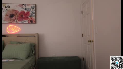 Snapshot of ari_lovexo chatting on 03-10-25, 12:29 Ari and Penn online show from 03-10-25, 12:29