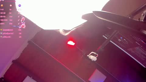 Snapshot of ari_monet chatting on 03-10-25, 09:10 ARI online show from 03-10-25, 09:10