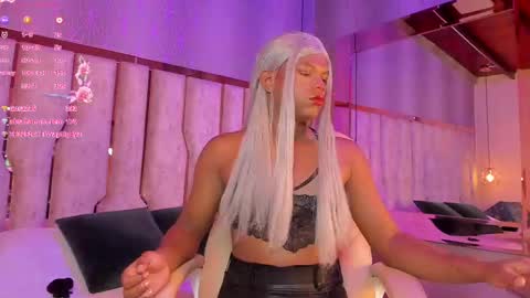 Snapshot of ari_monet chatting on 03-11-25, 03:05 ARI online show from 03-11-25, 03:05