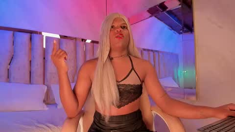 Snapshot of ari_monet chatting on 09-10-25, 11:43 ARI online show from 09-10-25, 11:43