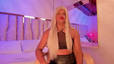 Snapshot of ari_monet chatting on 09-23-25, 11:46 ARI online show from 09-23-25, 11:46