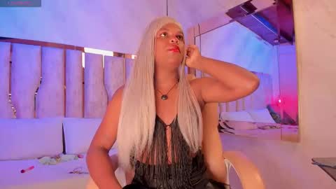 Snapshot of ari_monet chatting on 09-30-25, 11:48 ARI online show from 09-30-25, 11:48