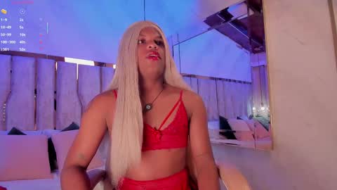 Snapshot of ari_monet chatting on 10-12-25, 11:42 ARI online show from 10-12-25, 11:42