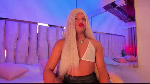 Snapshot of ari_monet chatting on 10-13-25, 11:43 ARI online show from 10-13-25, 11:43