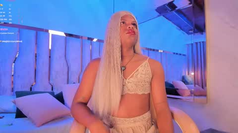 Snapshot of ari_monet chatting on 11-11-25, 11:43 ARI online show from 11-11-25, 11:43