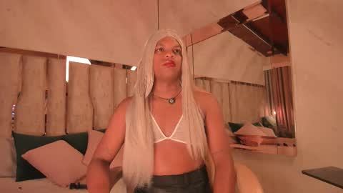 Snapshot of ari_monet chatting on 11-13-25, 11:42 ARI online show from 11-13-25, 11:42