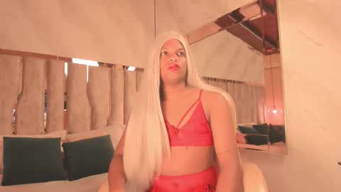 Snapshot of ari_monet chatting on 11-30-25, 11:47 ARI online show from 11-30-25, 11:47