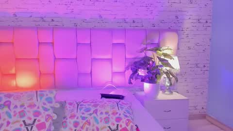 Snapshot of ari_sunshine chatting on 12-27-24, 10:05 Ari  online show from 12-27-24, 10:05