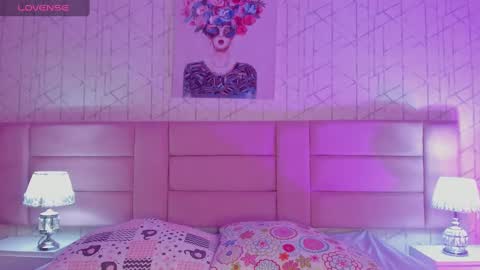 Snapshot of ari_sunshine chatting on 01-05-25, 09:25 Ari  online show from 01-05-25, 09:25