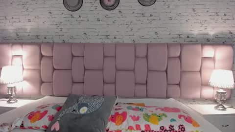 Snapshot of ari_sunshine chatting on 01-29-25, 10:01 Ari  online show from 01-29-25, 10:01