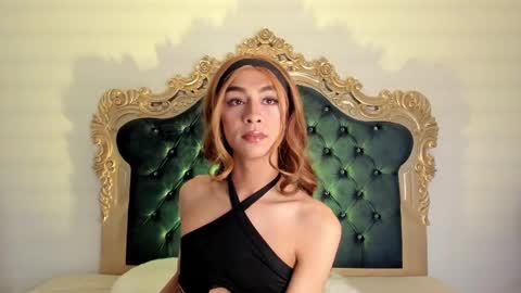 Snapshot of ari_sunshine chatting on 09-12-25, 10:21 Ari  online show from 09-12-25, 10:21