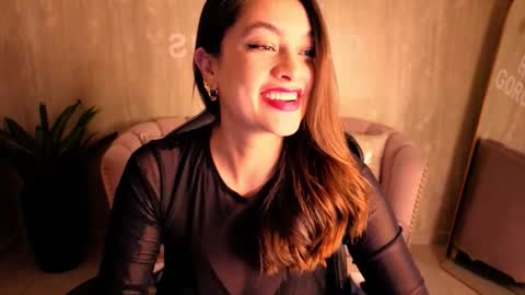 Snapshot of aria95_a chatting on 12-15-25, 08:02 Aria95 a online show from 12-15-25, 08:02