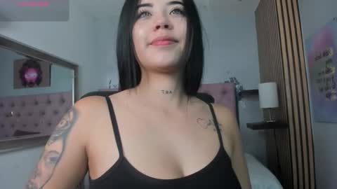 Snapshot of aria__monroe chatting on 03-12-26, 10:32 aria__monroe online show from 03-12-26, 10:32