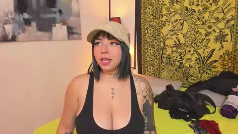 aria y orien  online show from 09-15-25, 11:21