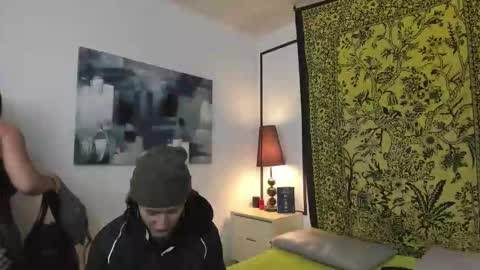 aria y orien  online show from 10-23-25, 11:09