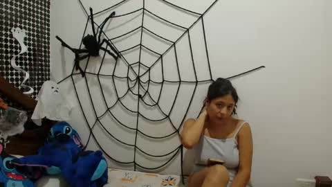 Snapshot of aria_arthur chatting on 10-29-25, 01:52 aria_arthur online show from 10-29-25, 01:52