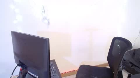 Snapshot of aria_arthur chatting on 12-20-25, 04:03 aria_arthur online show from 12-20-25, 04:03