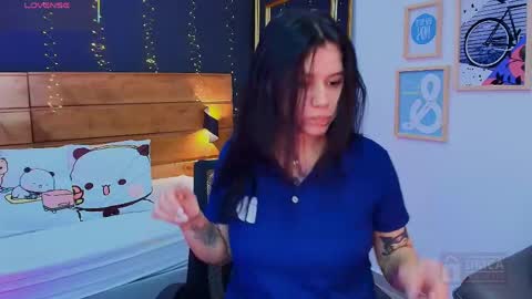 Snapshot of aria_bloomer chatting on 04-18-26, 07:07 Ari online show from 04-18-26, 07:07