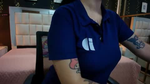 Snapshot of aria_bloomer chatting on 05-24-26, 11:04 Ari online show from 05-24-26, 11:04
