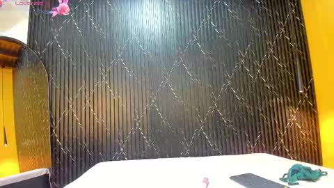 Aria Millers  online show from 09-19-25, 11:44