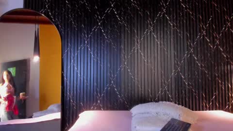 Aria Millers  online show from 10-30-25, 10:49