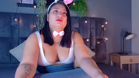 A R I A  B E N E T T  online show from 07-18-26, 02:49