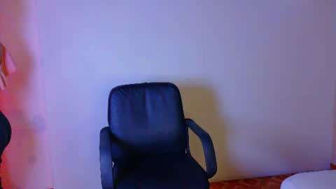 A R I A  B E N E T T  online show from 07-23-26, 02:53