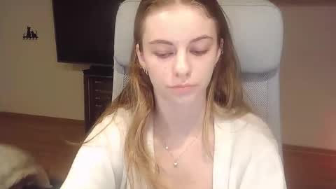 AriaCreazy online show from 10-16-25, 08:21