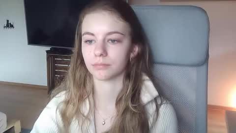 AriaCreazy online show from 10-27-25, 09:24