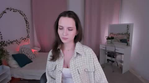 Snapshot of ariadna_s chatting on 09-20-25, 01:12 Ariadna online show from 09-20-25, 01:12