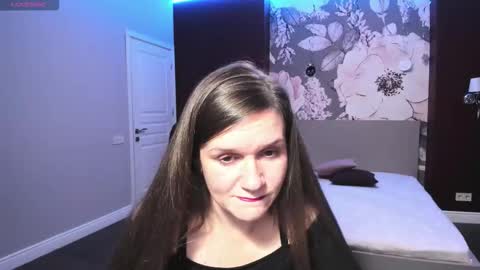 Snapshot of ariagrays chatting on 10-09-25, 01:09 AriaGray online show from 10-09-25, 01:09