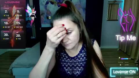 Snapshot of ariagrays chatting on 10-11-25, 04:33 AriaGray online show from 10-11-25, 04:33