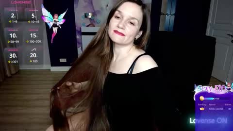 Snapshot of ariagrays chatting on 12-18-25, 04:46 AriaGray online show from 12-18-25, 04:46